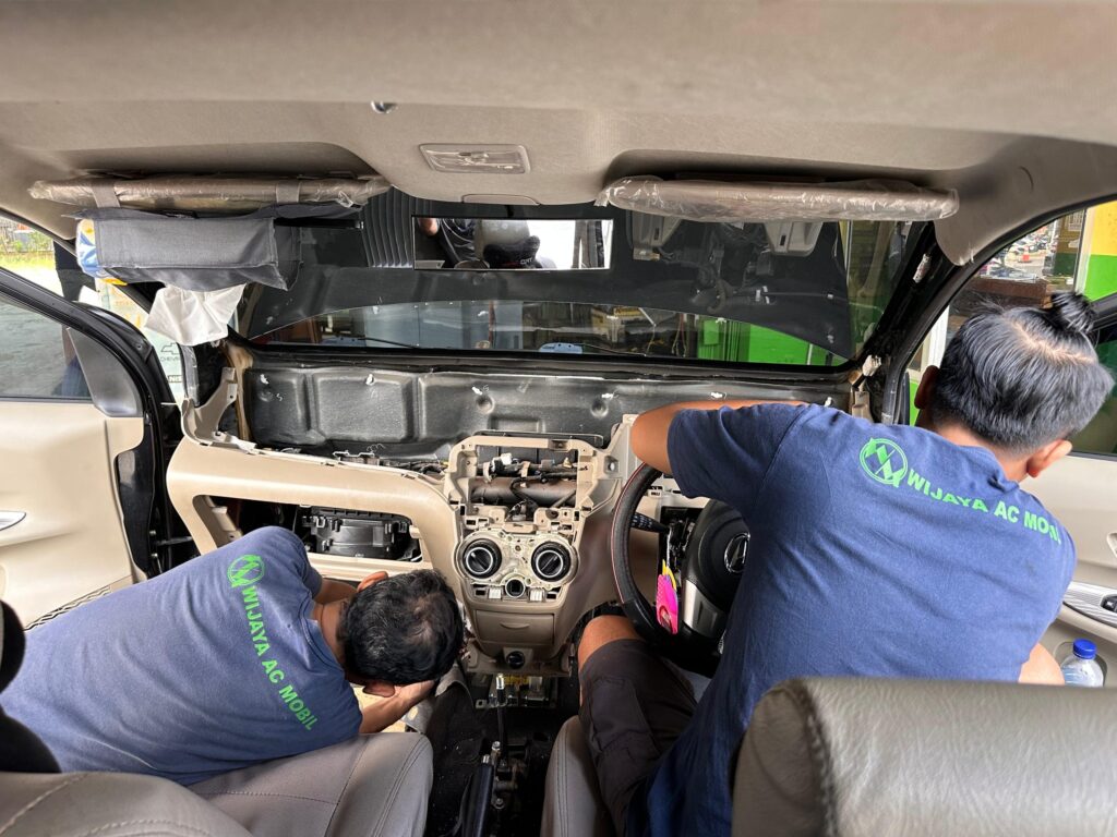Solusi servis AC mobil di Bogor untuk mengatasi udara kabin kurang dingin