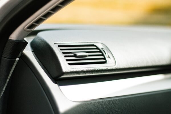 Ventilasi AC mobil pada dasbor untuk blower motor AC mobil