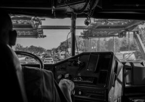 Kabin truk di tengah lalu lintas padat jalan tol